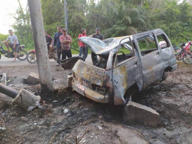 
 Pengemudi Mobil di Bangka Selatan Tewas Terbakar di Dalam Mobil Usai Alami Kecelakaan