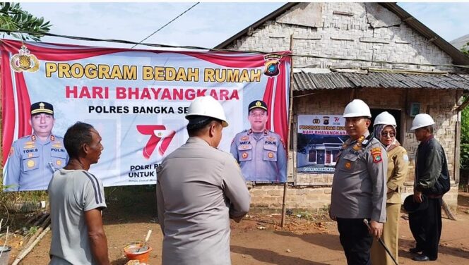 
 Polres Bangka Selatan Bedah Rumah Warga Toboali Tak Layak Huni