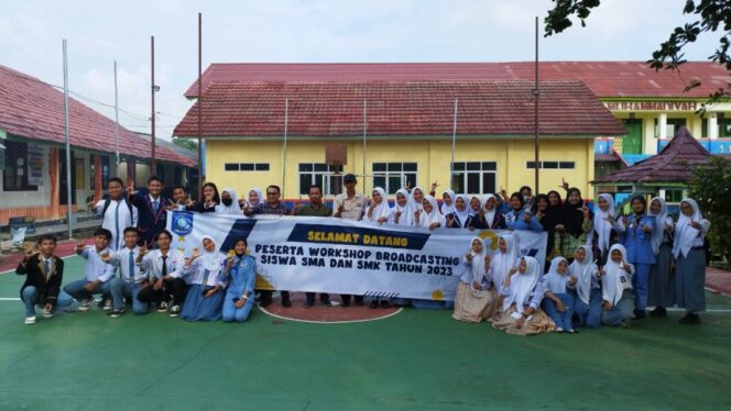 
 Siswa SMA dan SMK di Bangka Selatan Dikenalkan Ilmu Broadcasting