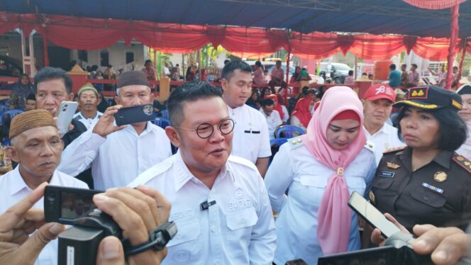 
 Musibah Kebakaran di Kelurahan Teladan, Bupati Riza Langsung Kirimkan Bantuan