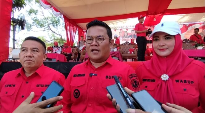 
 Bupati Riza Herdavid Berikan Perhatian Kepada Korban Serangan Buaya Ganas di Airgegas