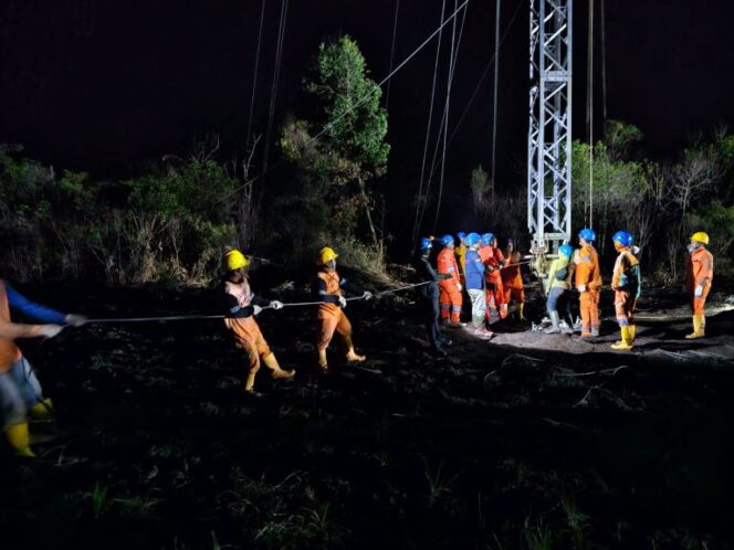 
 Kerahkan Ratusan Petugas, PLN Targetkan Penyelesaian Pemulihan Tower Roboh Lebih Cepat