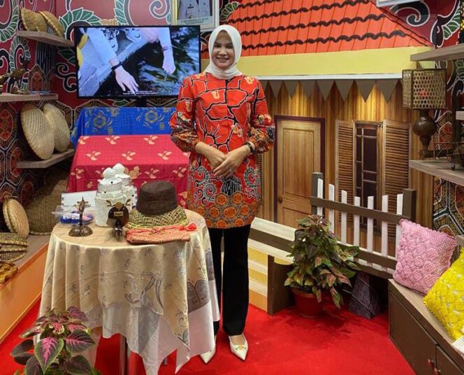 
 Ikut Pameran Kriyanusa di JCC Senayan, Dekranasda Bangka Selatan Promosikan Kekayaan Budaya dan Seni dari Bangka Selatan