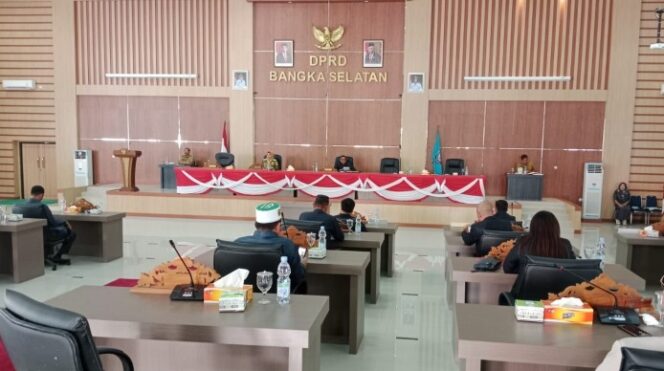 
 Pemkab Bangka Selatan Sampaikan KUA PPAS ke DPRD, Proyeksikan Pendapatan Tahun 2024 Sebesar Rp 1 Triliun