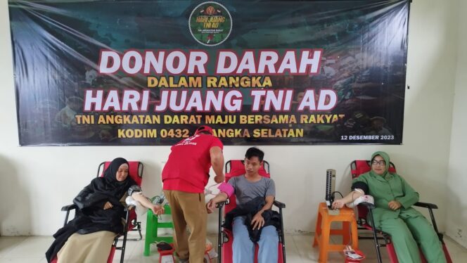 
 Kodim 0432 Bangka Selatan menggelar donor darah dalam rangka menyambut hari juang TNI Angkatan Darat, Selasa 12 Desember 2023 di kantor Koramil Toboali. (Foto: Rusdi/babeltimes)