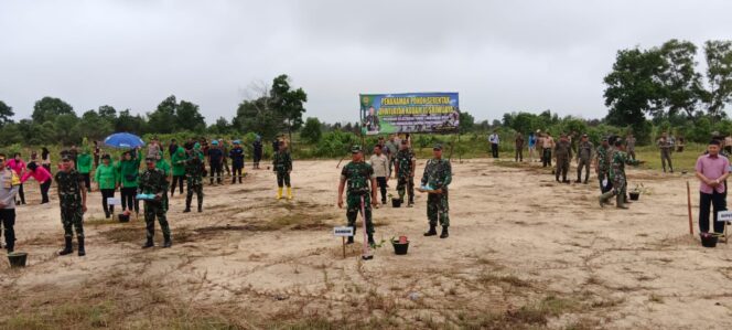 
 Penanaman pohon serentak di Bumi perkemahan komplek perkantoran Pemkab Bangka Selatan yang dilaksanakan oleh Kodim 0432/Bangka Selatan dalam rangka penghijauan kembali lahan kritis, Kamis 18 Januari 2024. (Foto: istimewa)