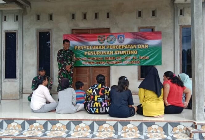 
 Satgas TMMD ke 119 memberikan penyuluhan percepatan penurunan stunting kepada masyarakat di Desa Tepus, Kecamatan Airgegas, Rabu 28 Februari 2024. (Foto: istimewa)