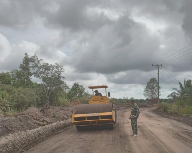 
 Pengerjaan infrastruktur jalan penghubung antar Dusun di Desa Tepus sudah tahap pengerasan badan jalan. (Foto: istimewa)