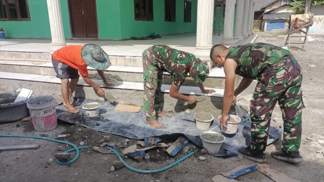 
 Satgas TMMD ke 119 Kodim 0432 Bangka Selatan tanpa kenal lelah terus kebut penyelesaian rehab masjid di tiga Dusun di Desa Tepus agar bisa dimanfaatkan oleh masyarakat. (Foto: istimewa)