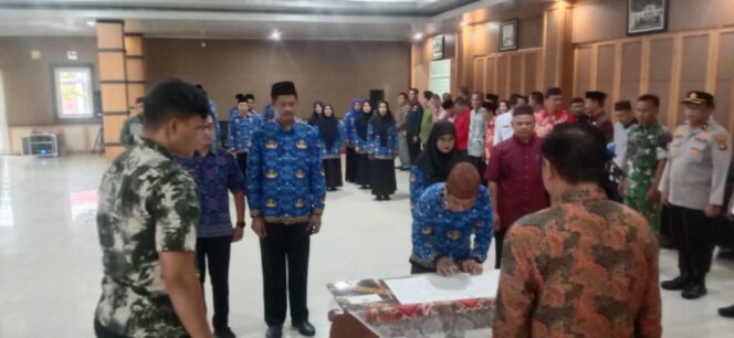 
 Pj Sekda Bangka Selatan Lantik 25 Kepala Sekolah SD dan SMP