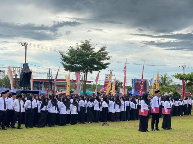 
 Sebanyak 467 Pegawai Pemerintah dengan Perjanjian Kerja Kabupaten Bangka Selatan formasi tahun 2023 dilantik oleh Bupati Bangka Selatan, Riza Herdavid, Selasa 30 April 2024. (Foto: Dok.Kominfo)