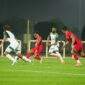 Pemain Timnas Indonesia U-23 mencoba Melawati hadangan pemain Arab Saudi dalam laga ujicoba yang berlangsung di The Sevens Stadium, Dubai, Jumar 5 April 2024. (Foto: Dok.PSSI)