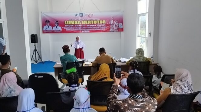 
 Dinas Perpustakaan dan Kearsipan Bangka Selatan bersama Gerakan Permasyarakatan Minat Baca (GPMB) menggelar lomba bertutur tingkat SD/MI se-Bangka Selatan, Selasa 14 Mei 2024. (Foto: Rusdi/Babeltimes)