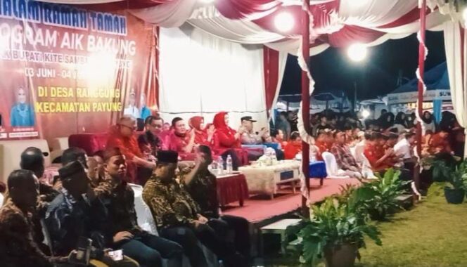 
 Lewat Program Aik Bakung, Pemkab Bangka Selatan Berikan Pelayanan kepada Masyarakat di Desa