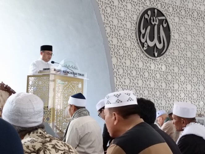 
 Erzaldi Rosman Djohan saat menjadi khatib Jumat di Masjid Kubah Kota Pangkalpinang, Bangka Belitung, Jumat 6 September 2024. (Foto: istimewa)