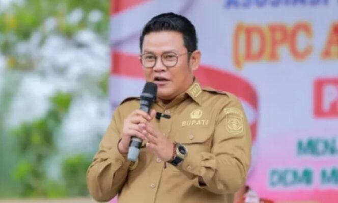 
 Bupati Bangka Selatan Imbau ASN Belanjakan Gaji dan TPP 13 ke Pasar dan Toko Terdekat