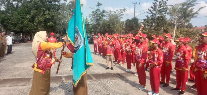 
 Lepas Kontingen Popda Bangka Selatan, Wabup: Berikan Prestasi Terbaik untuk Daerah