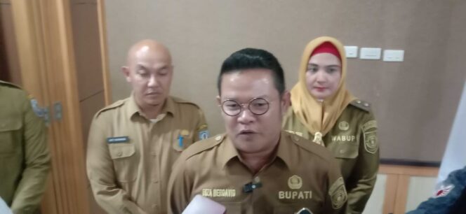 
 Kembali Terpilih, Riza-Debby Lanjutkan Empat Program Unggulan