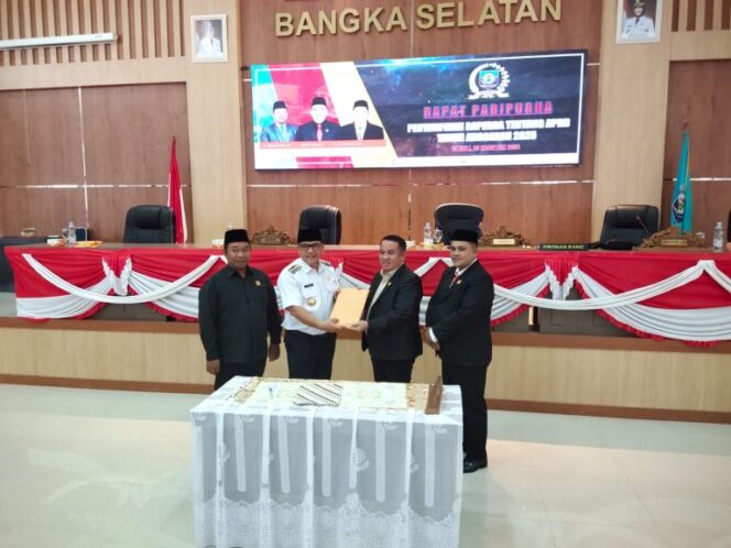 
 Pemkab Bangka Selatan Sampaikan Raperda APBD Tahun 2025