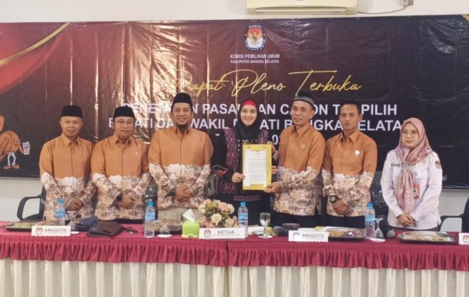 
 Wabup Debby Hadiri Rapat Pleno Penetapan Paslon Terpilih Bupati dan Wakil Bupati Bangka Selatan