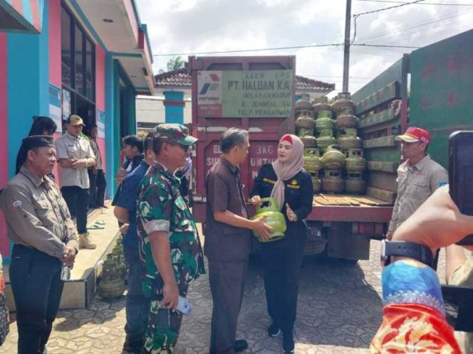 
 Wabup Bangka Selatan Sidak Pangkalan dan Agen Gas LPG Bersubsidi