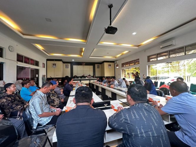 
 Wabup Debby Sebut Kolaborasi dengan Yapertiba Buka Peluang Kuliah Gratis Bagi Aparatur Desa dan Masyarakat Umum