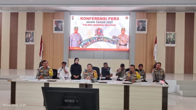 
 Polres Bangka Selatan gelar konferensi pers akhir tahun 2025, Selasa 30 Desember 2025. (Foto: babeltimes.co/Arul)