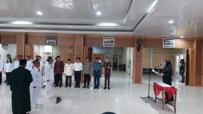 
 Wabup Debby Lantik Pj Kades Tiram dan Bangka Kota