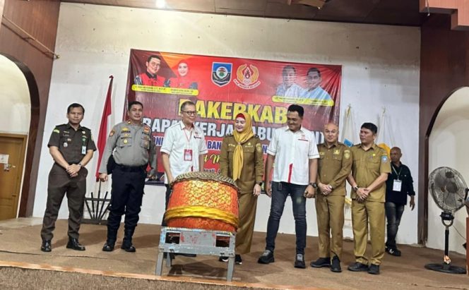 
 Ini Pesan Wabup Debby di Rakerkab KONI Bangka Selatan