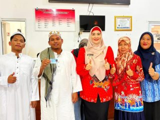 Wakil Bupati Bangka Selatan bersama masyarakat saat meninjau pelayanan di Dinas Kependudukan dan Catatan Sipil Pemain Bangka Selatan, Kamis 26 Maret 2026. (Foto: babeltimes.co/Ho-Diskominfo Basel)