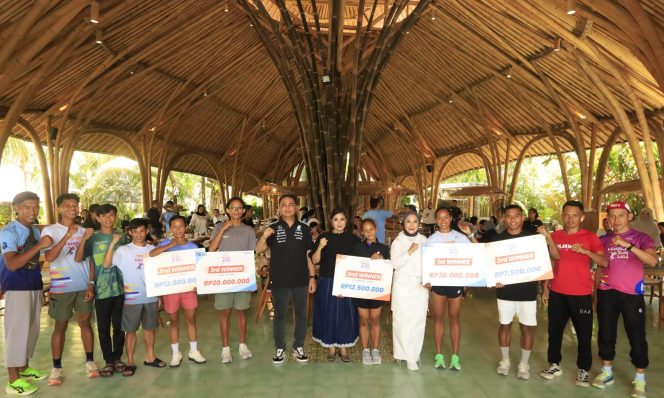 
 Para pelari asal Bangka Belitung berhasil meraih podium pada event Kemala Run 2026. (Foto: babeltimes.co/Ho-Humas Polres Basel)