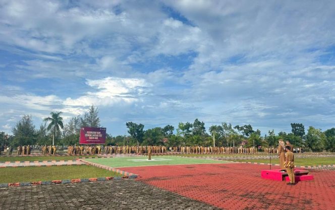 
 Pemerintah Kabupaten Bangka Selatan menggelar upacara Hari Pendidikan Nasional tahun 2026 di halaman kantor Bupati Bangka Selatan, Senin 4 Mei 2026. (Foto: babeltimes.co/Ho-Diskominfo Basel)