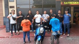 Dua orang terduga pelaku curanmor di Pasar Terminal Toboali berhasil diringkus Tim Unit Reaksi Cepat (URC) Macan Selatan Satreskrim Polres Bangka Selatan. (Foto: babeltimes.co/Ho-Humas Polres Basel)