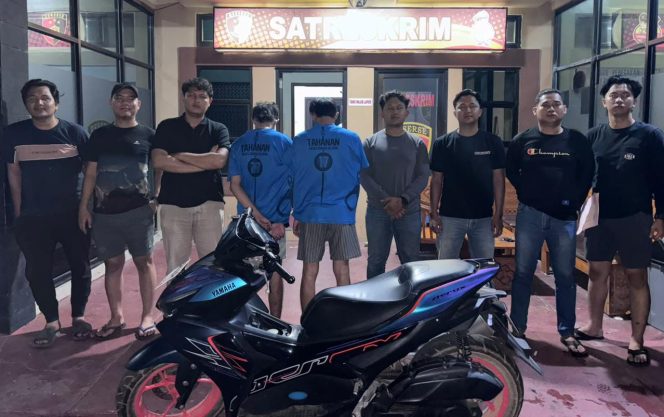 
 Dua terduga pelaku Curanmor beserta barang bukti berhasil diamankan tim Resmob Macan Selatan Satreskrim Polres Bangka Selatan. (Foto: babeltimes.co/Ho-Humas Polres Basel)