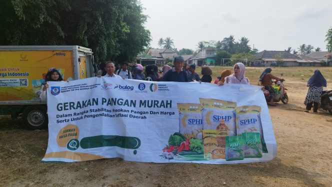 
 Pemkab Bangka Selatan gelar gerakan pangan murah dalam rangka Hari Pangan Sedunia tahun 2026 di lapangan Merdeka Toboali, Rabu 21 Oktober 2026. (Foto: Babeltimes.co/Sahrul)